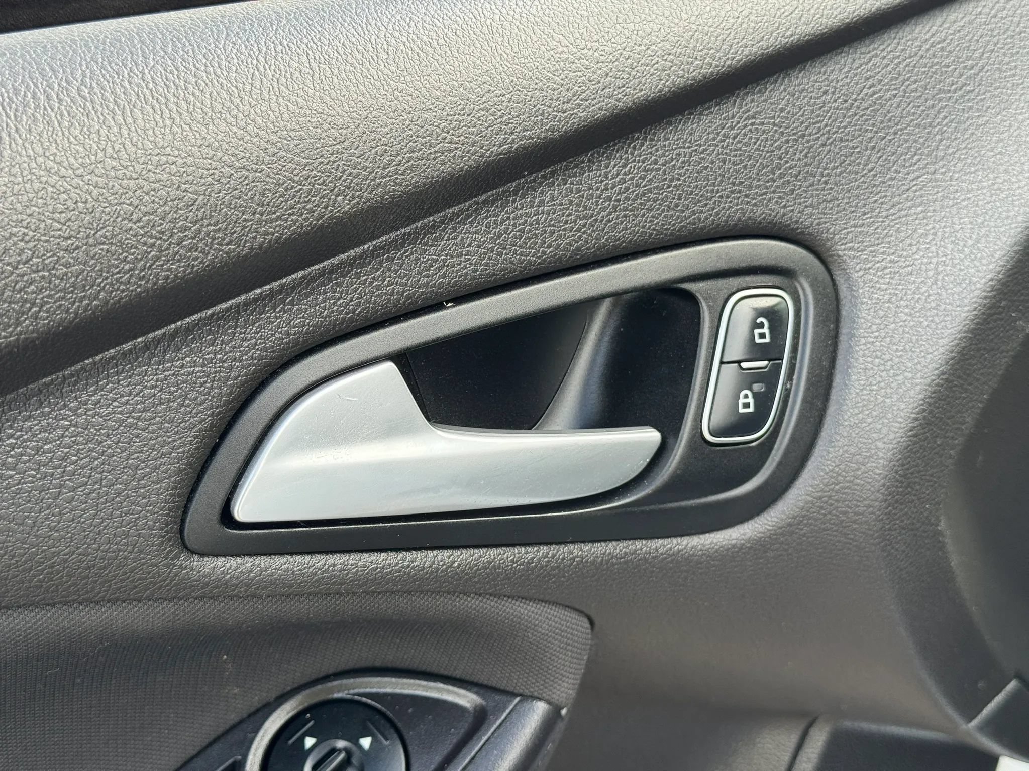 Used 2018 Ford Focus SE FWD image 11