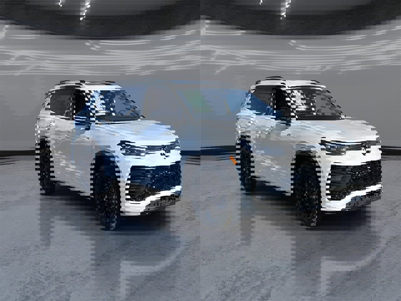 New 2026 Volkswagen Tiguan SE R-Line image 2