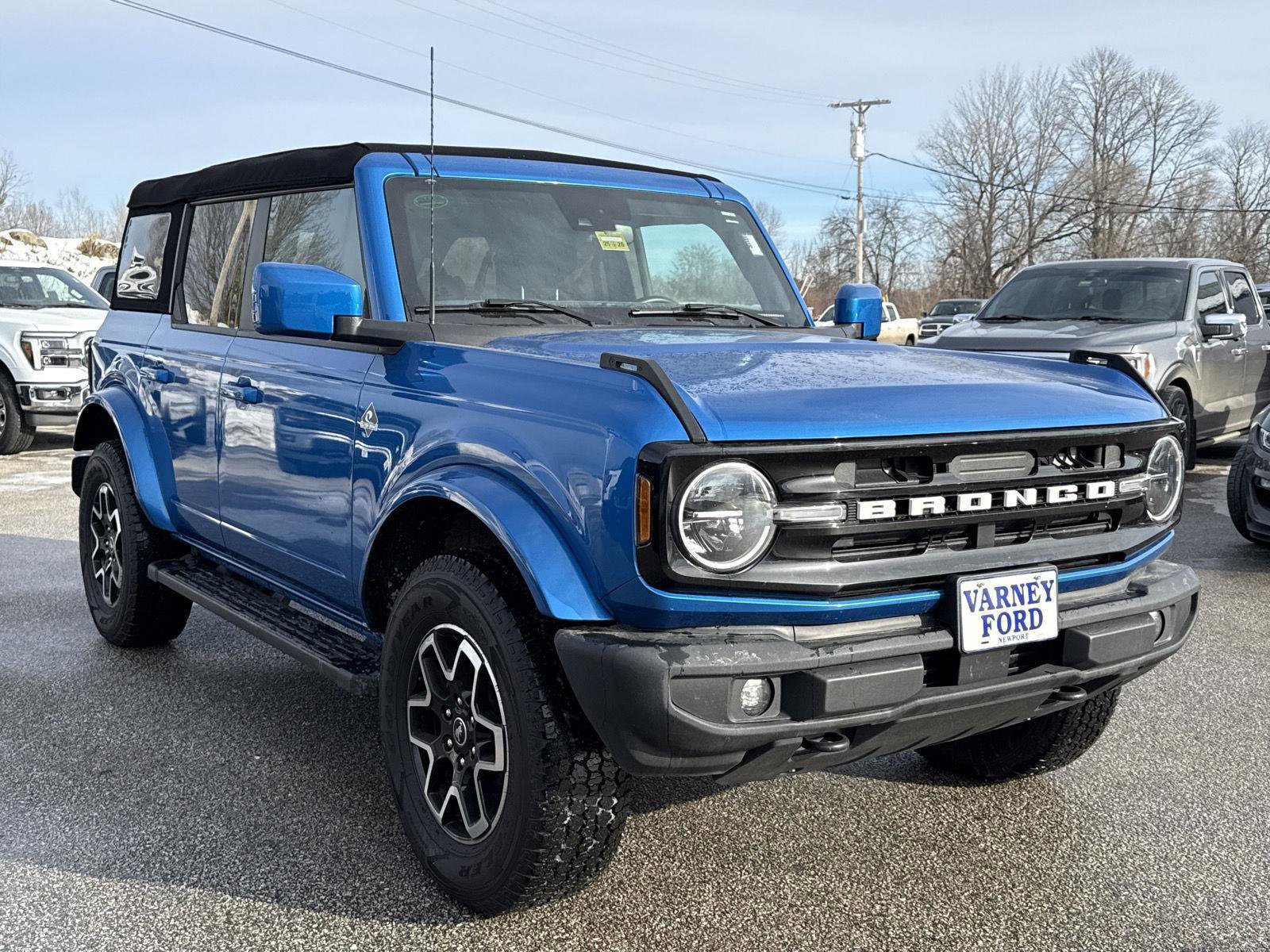 Used 2023 Ford Bronco Outer Banks AWD/4WD image 3