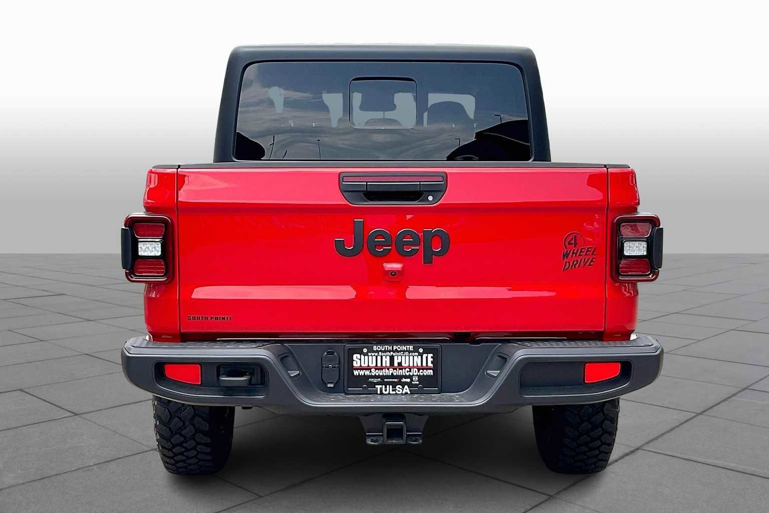 New 2025 Jeep Gladiator Willys image 4
