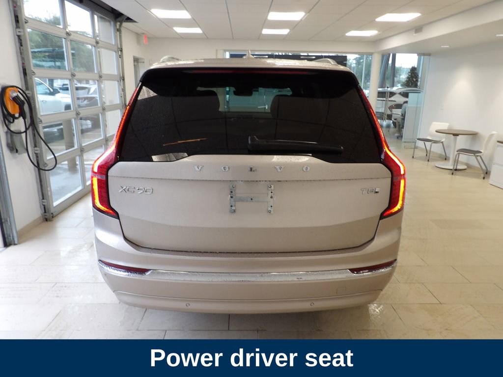 Certified 2025 Volvo XC90 T8 Plus image 8