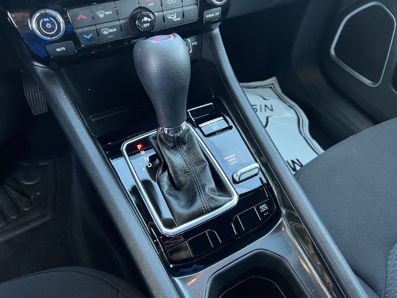 Used 2025 Jeep Compass Sport AWD/4WD image 18
