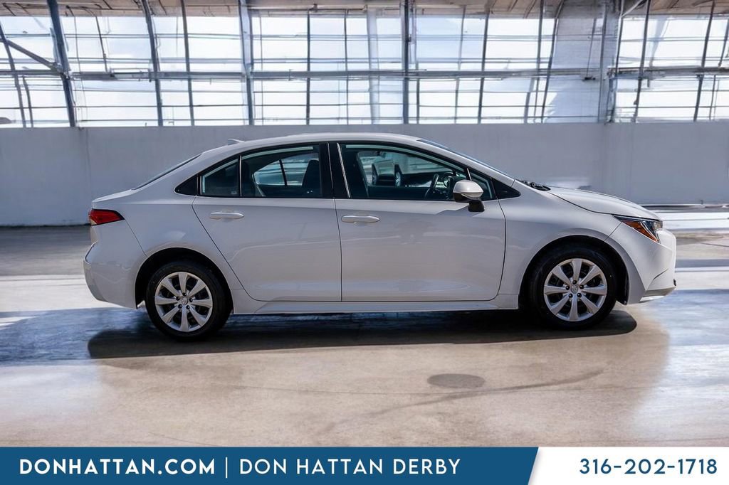 Used 2024 Toyota Corolla LE image 31