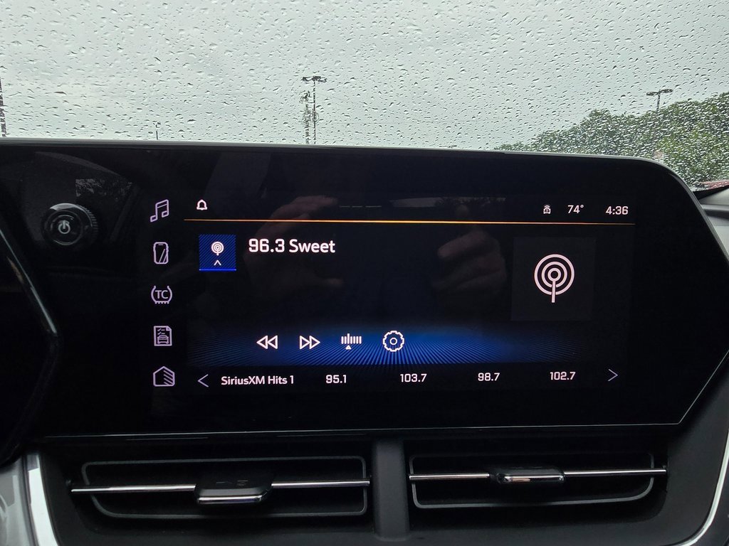 Used 2024 Chevrolet Trax LT image 30