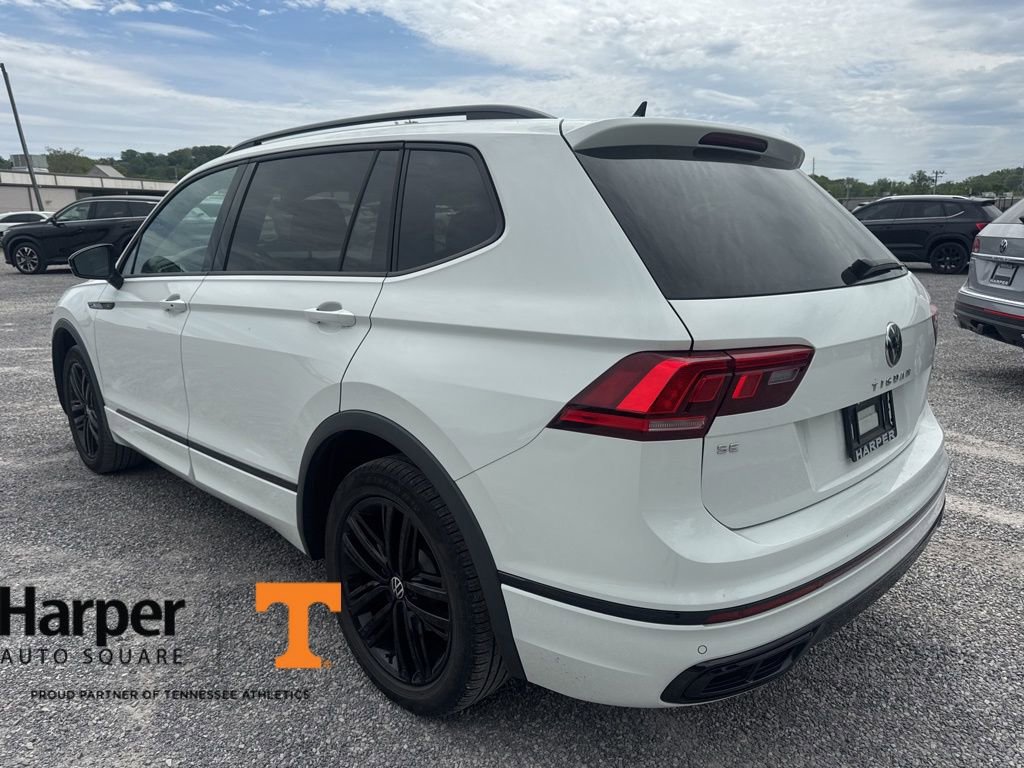 Used 2022 Volkswagen Tiguan SE R-Line image 3