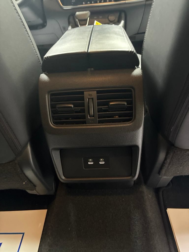 Used 2026 Nissan Rogue SL AWD/4WD image 21