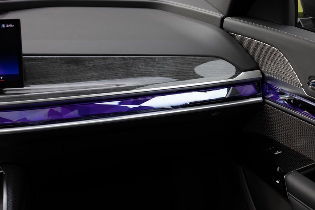 Used 2024 BMW 760i xDrive w/ Premium Package 2 image 33