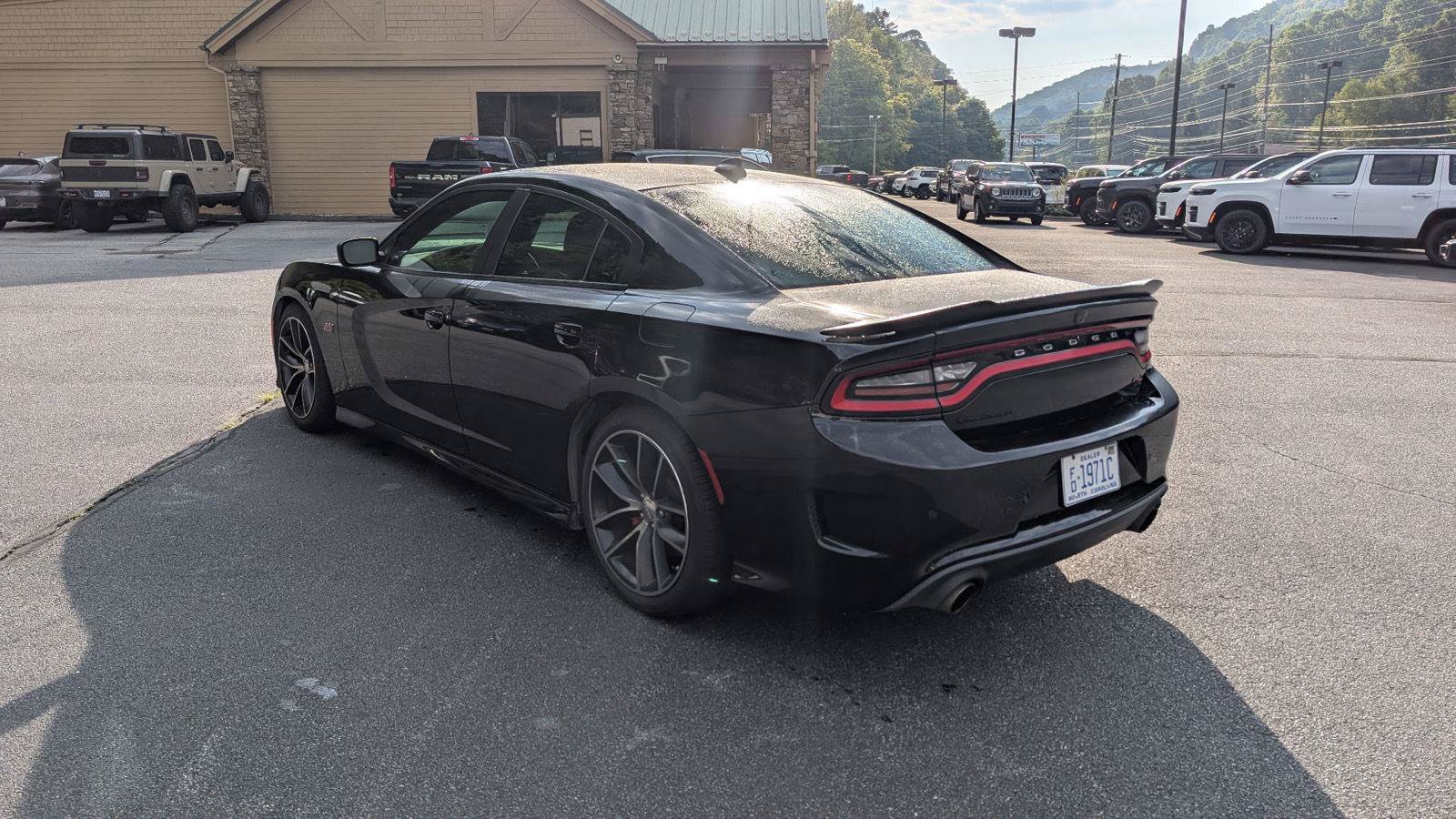 Used 2016 Dodge Charger R/T Scat Pack RWD image 5