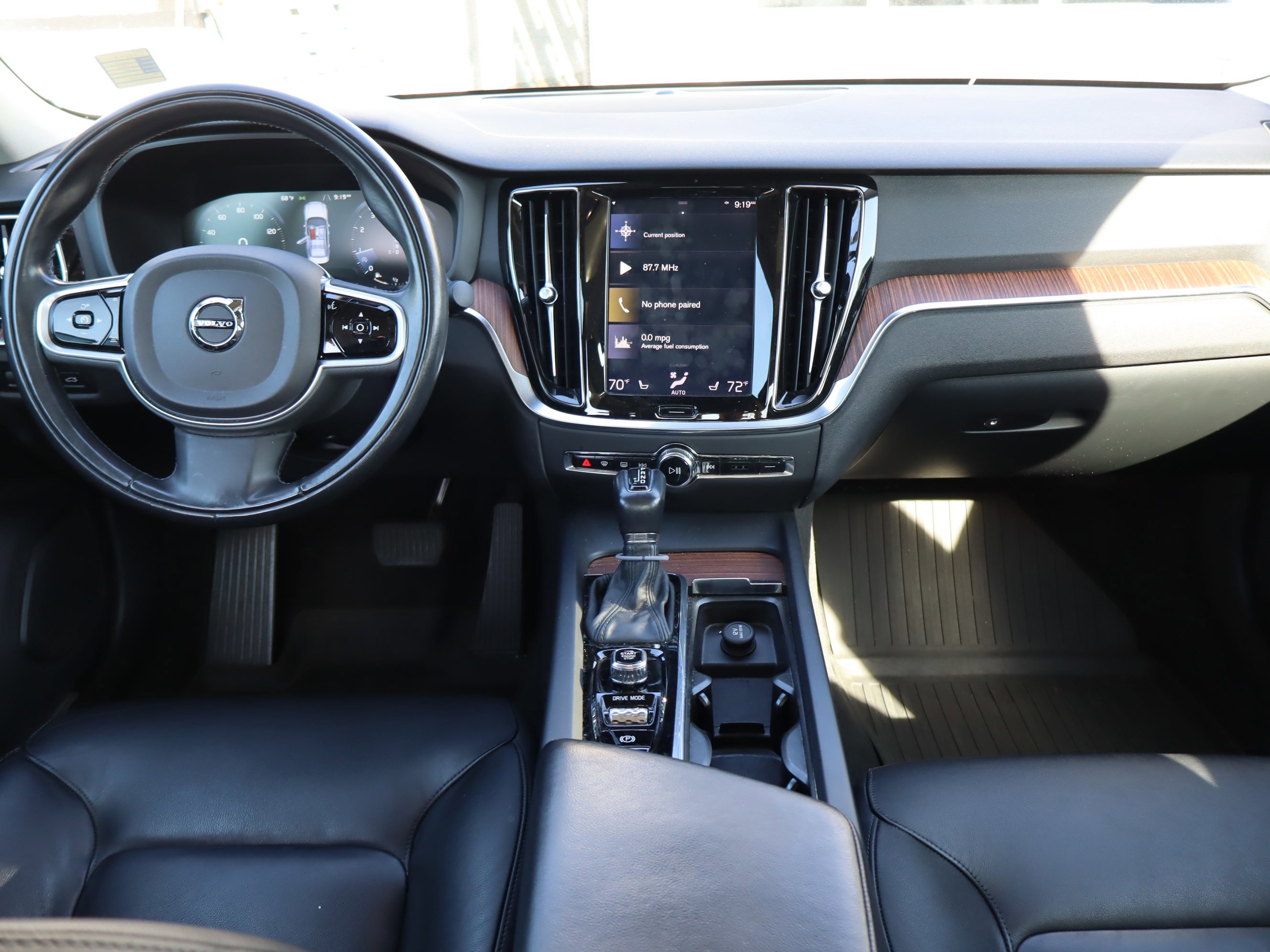 Used 2020 Volvo S60 T6 Momentum image 14