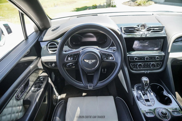 Used 2021 Bentley Bentayga AWD/4WD image 39