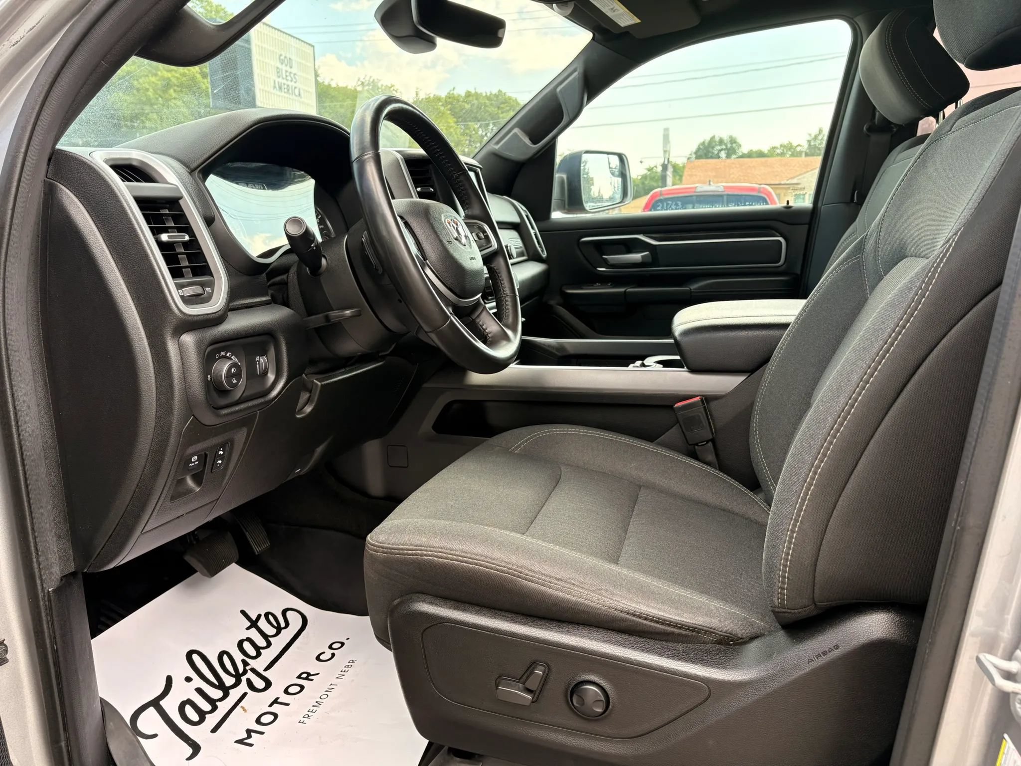 Used 2022 RAM 1500 Big Horn AWD/4WD image 16