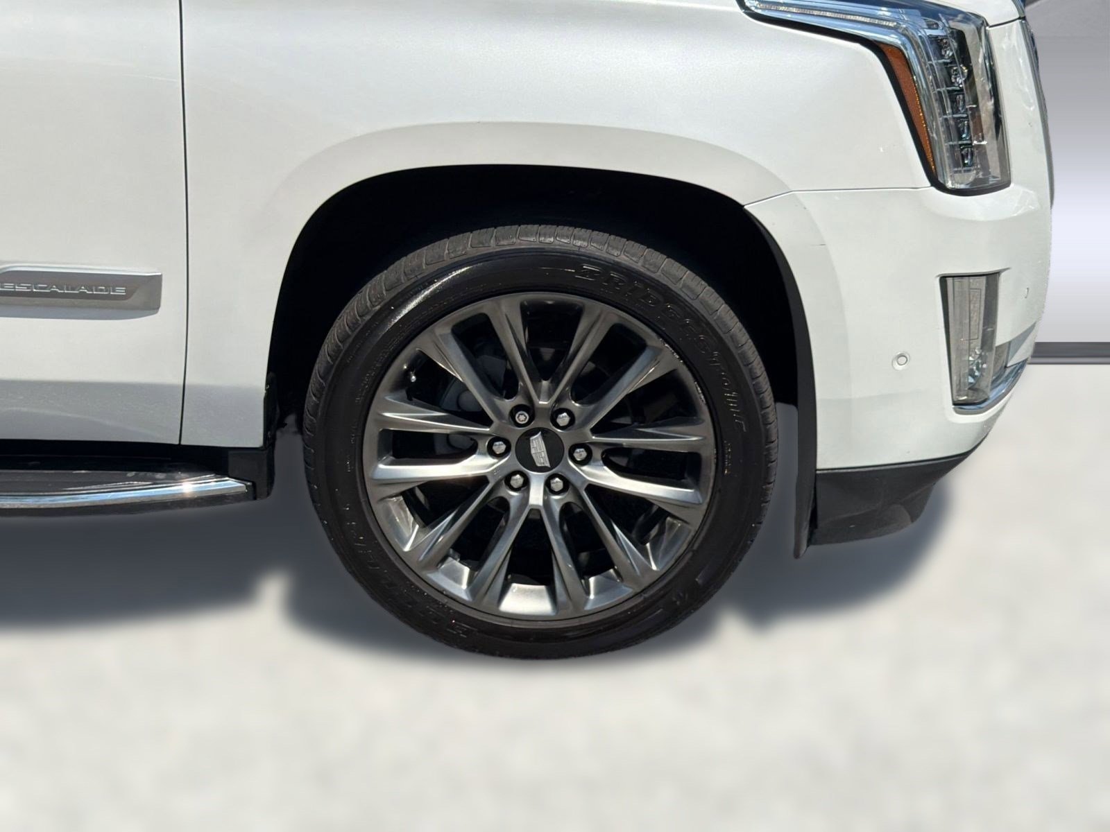 Used 2019 Cadillac Escalade ESV Luxury RWD image 11
