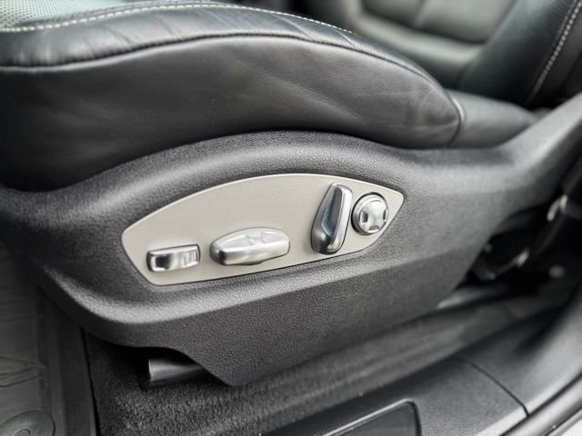 Certified 2025 Porsche Macan image 16