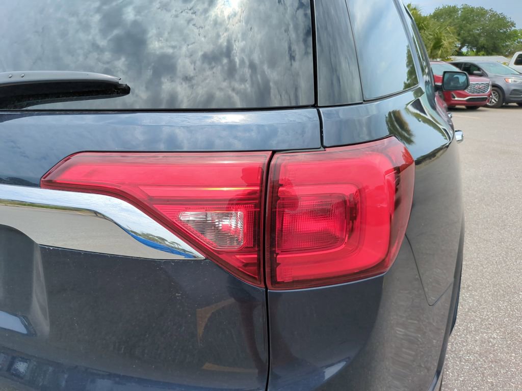 Used 2018 GMC Acadia Denali w/ Technology Package FWD image 7