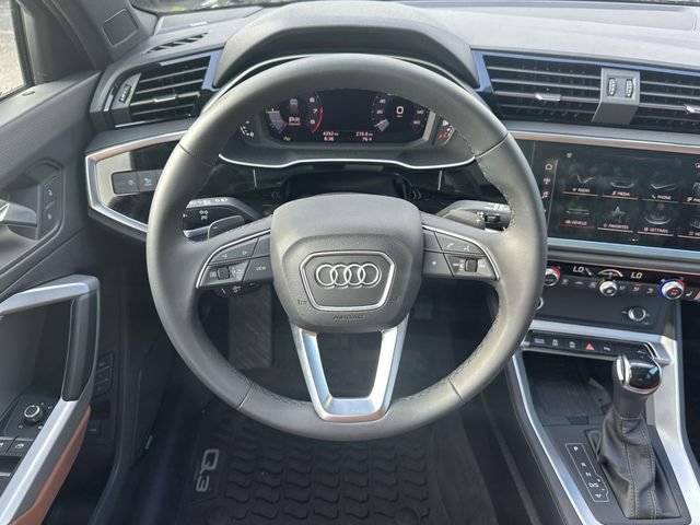 Certified 2025 Audi Q3 2.0T Premium w/ Convenience Plus Package AWD/4WD image 18