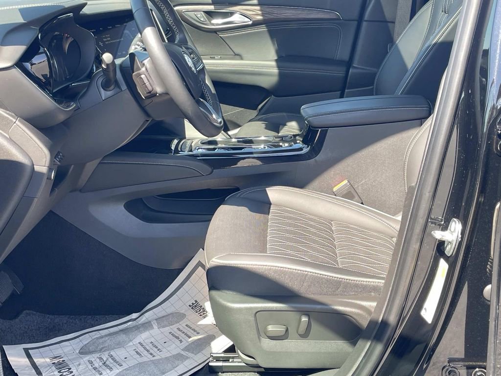 Used 2023 Buick Envision Avenir image 19