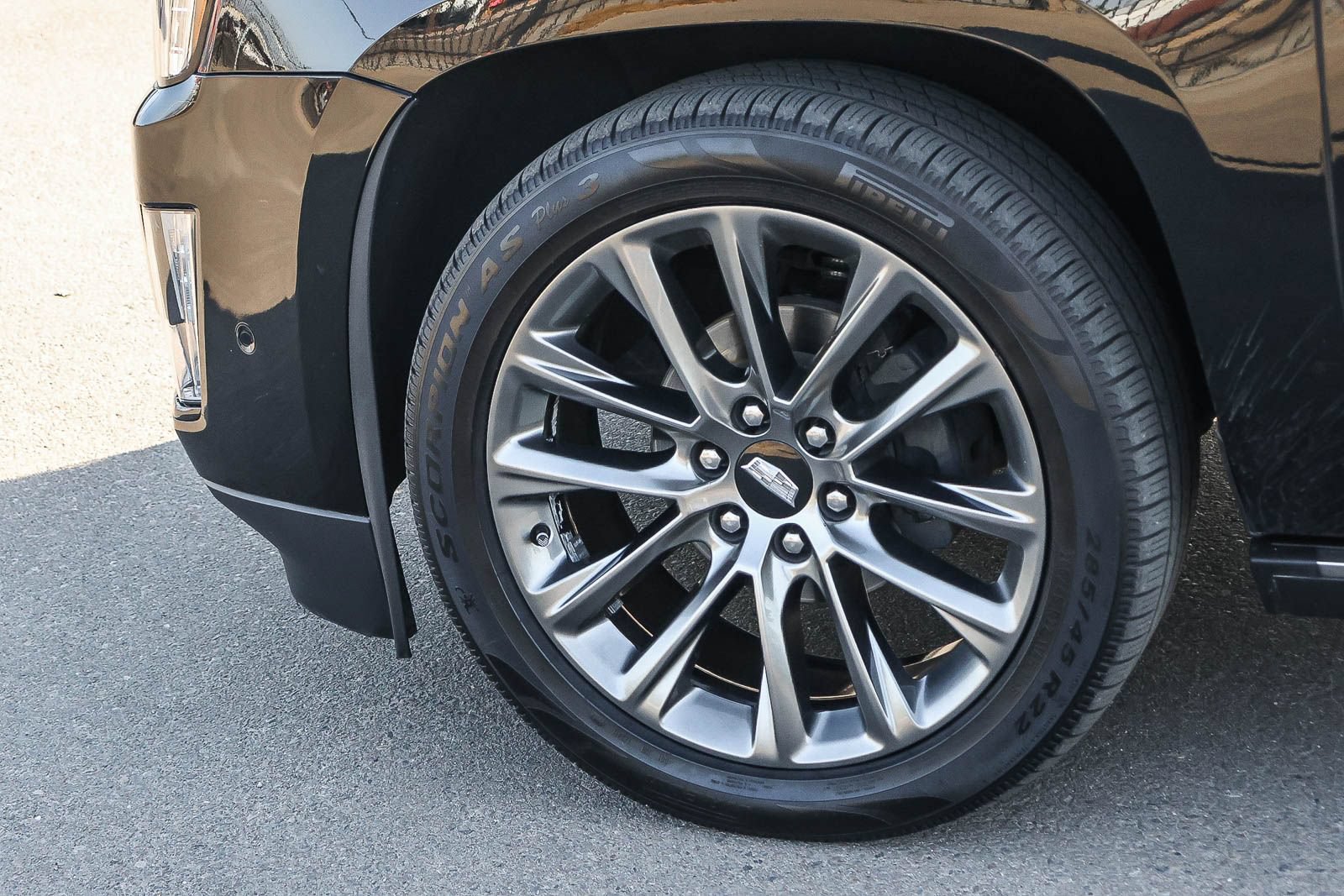 Used 2019 Cadillac Escalade Premium Luxury w/ Escalade Sport Edition AWD/4WD image 9
