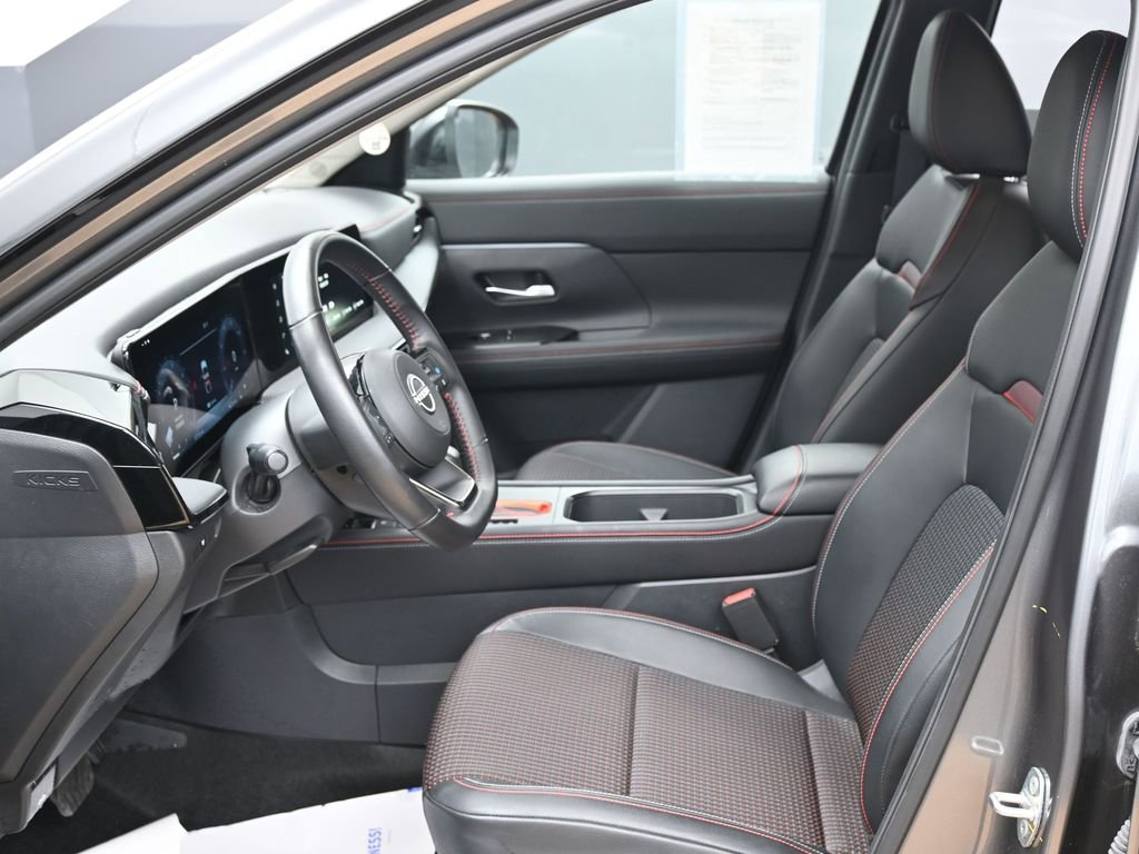 Used 2025 Nissan Kicks SR image 16