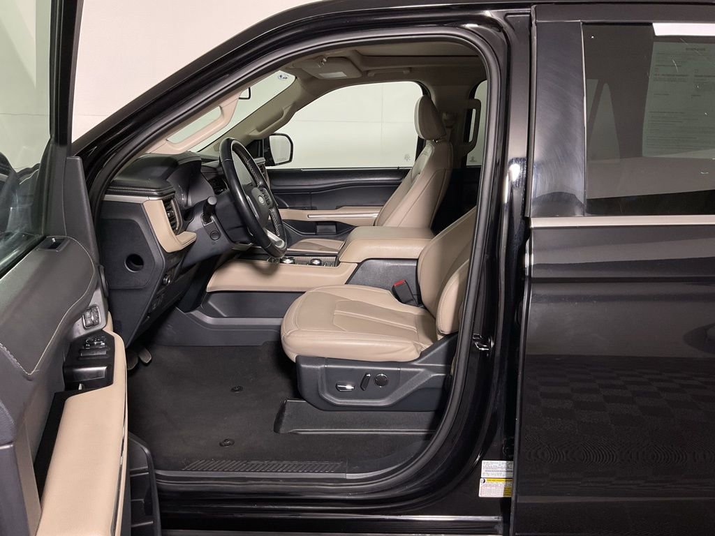 Used 2024 Ford Expedition Limited image 21