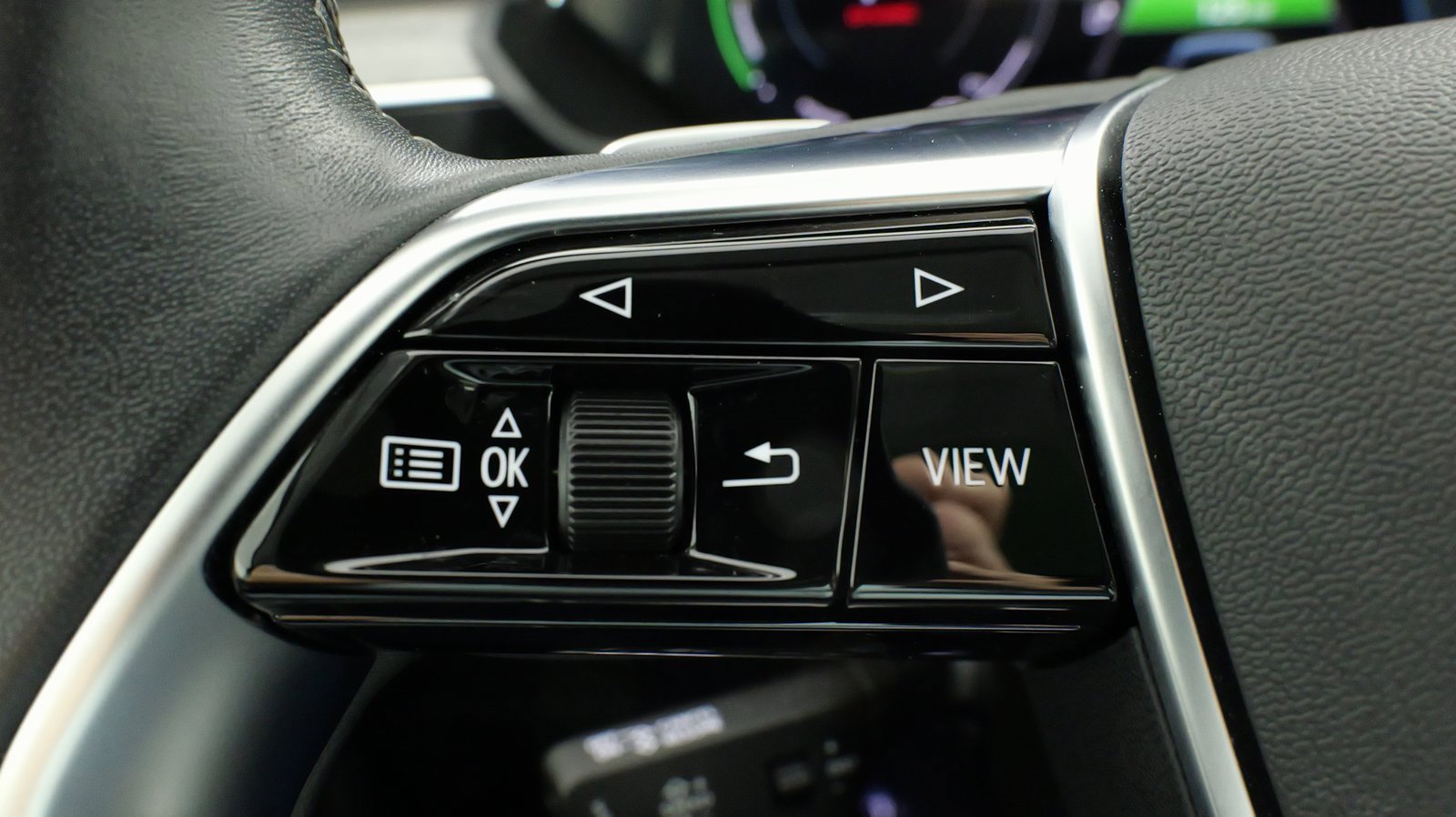 Used 2022 Audi e-tron Premium Plus w/ Premium Plus Package image 60