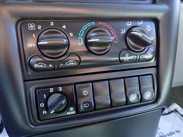 Used 2003 Chevrolet Venture LT w/ Security Package AWD/4WD image 12