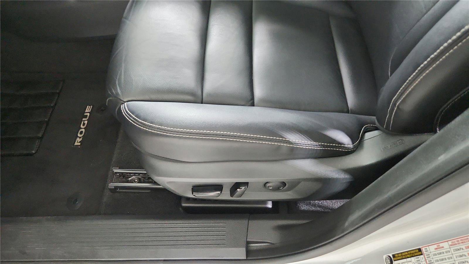 Used 2023 Nissan Rogue SL w/ SL Premium Package FWD image 11
