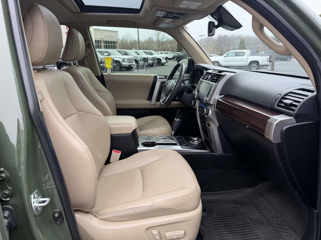 Used 2022 Toyota 4Runner Limited AWD/4WD image 12