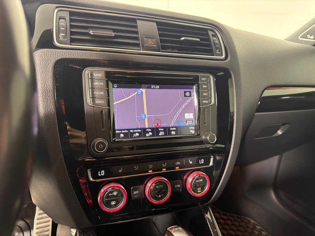 Used 2017 Volkswagen Jetta GLI image 17