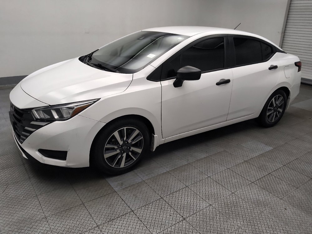 Used 2023 Nissan Versa S w/ S Plus Package FWD image 2