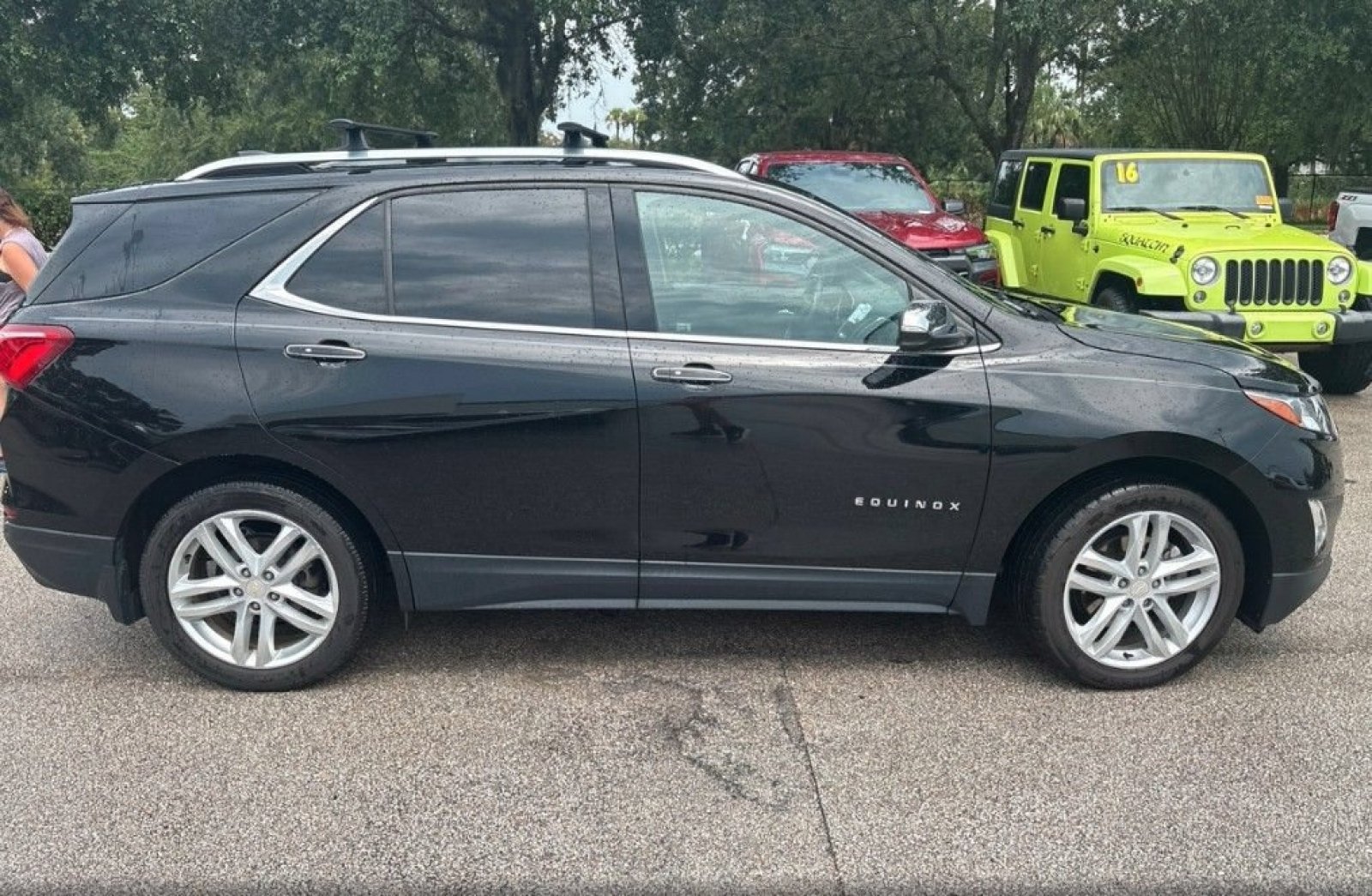 Used 2018 Chevrolet Equinox Premier FWD image 4