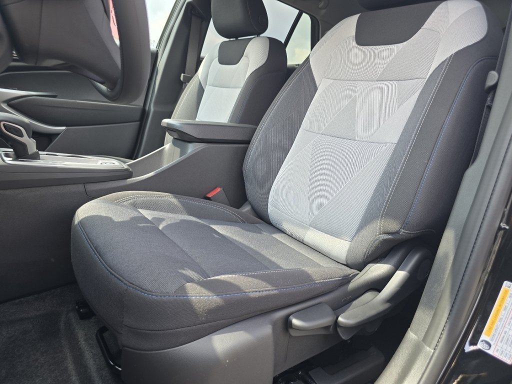 New 2026 Chevrolet Trax LS w/ LS Convenience Package FWD image 16