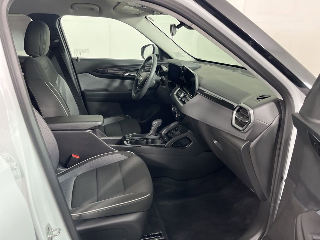 Certified 2025 Chevrolet TrailBlazer LT FWD image 6