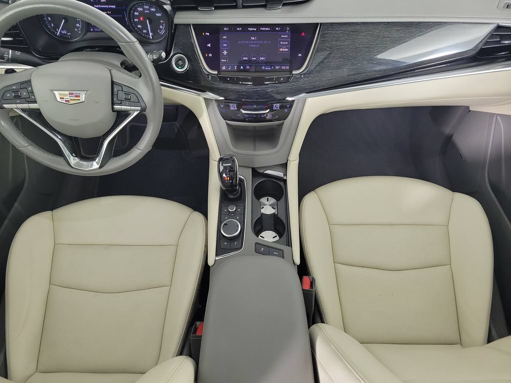 Certified 2023 Cadillac XT6 Premium Luxury w/ Technology Package AWD/4WD image 17