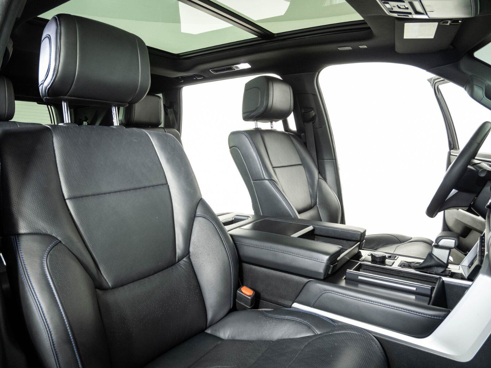 Used 2023 Toyota Sequoia Platinum AWD/4WD image 20