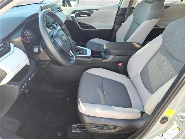 Used 2022 Toyota RAV4 XLE image 16