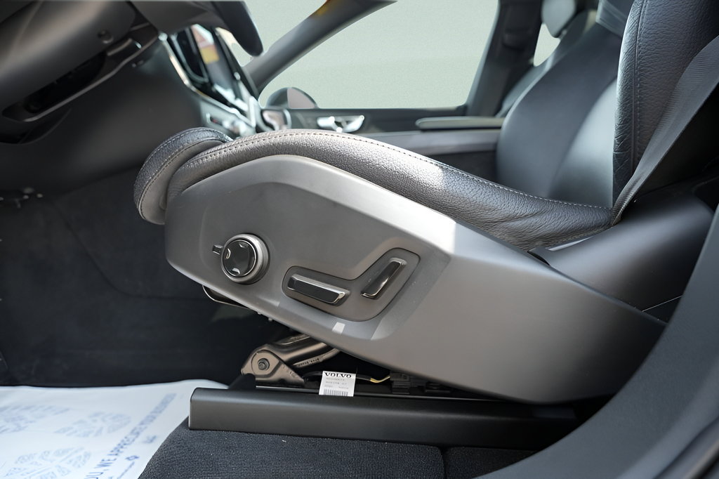 Used 2020 Volvo XC60 T6 Inscription w/ Protection Package Premier AWD/4WD image 29