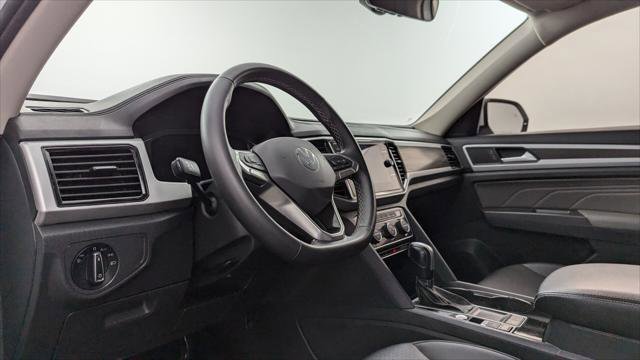 Used 2022 Volkswagen Atlas SE w/ Black Wheel Package image 22