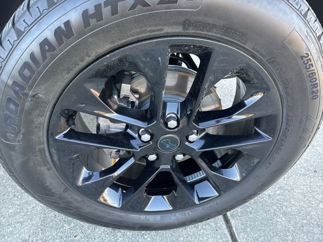 Used 2025 Jeep Wrangler Unlimited Sahara image 9