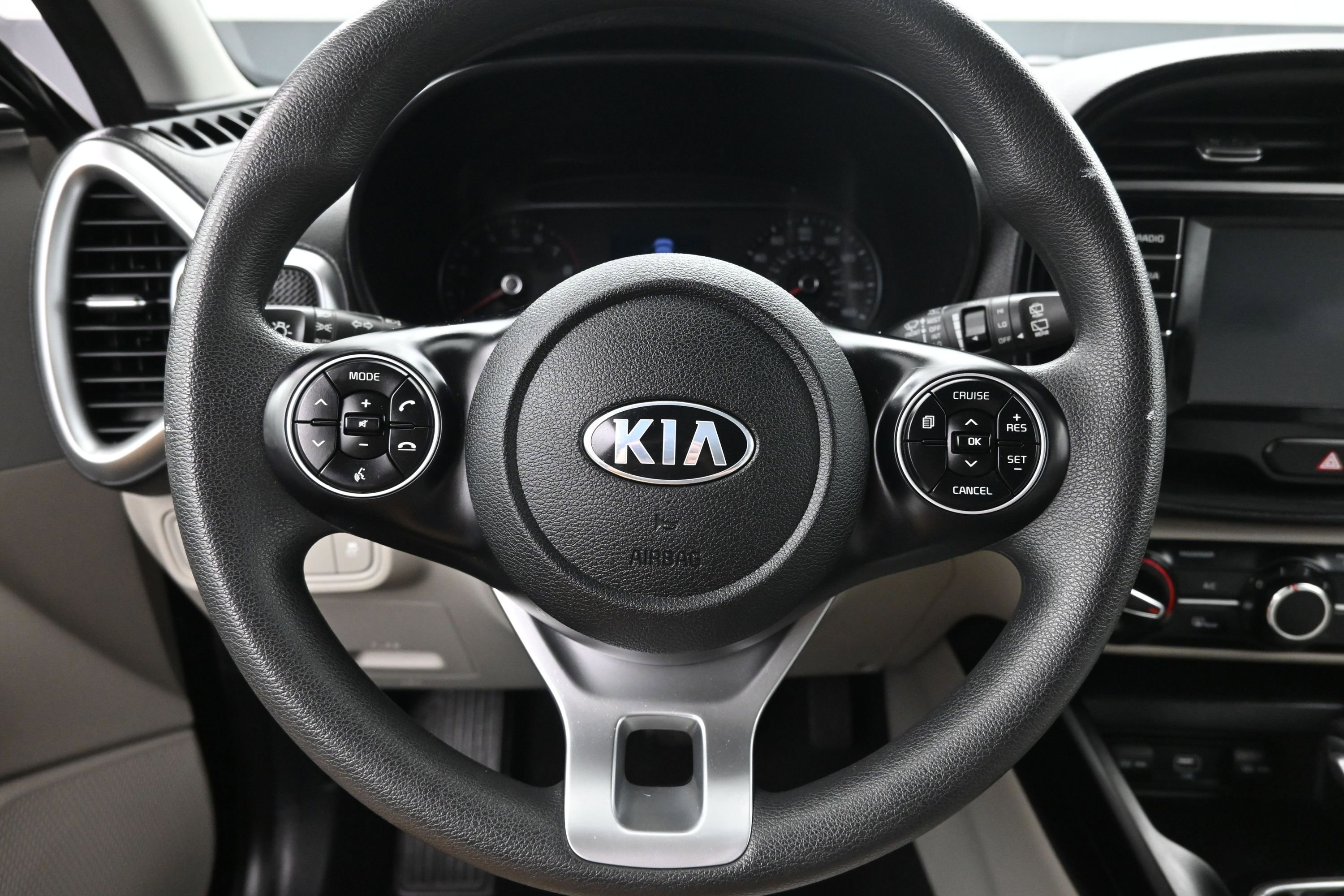 Used 2020 Kia Soul LX FWD image 13