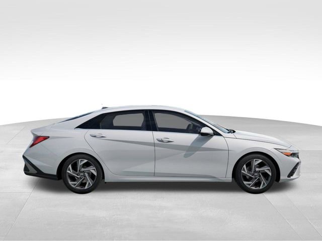 New 2025 Hyundai Elantra Limited image 7