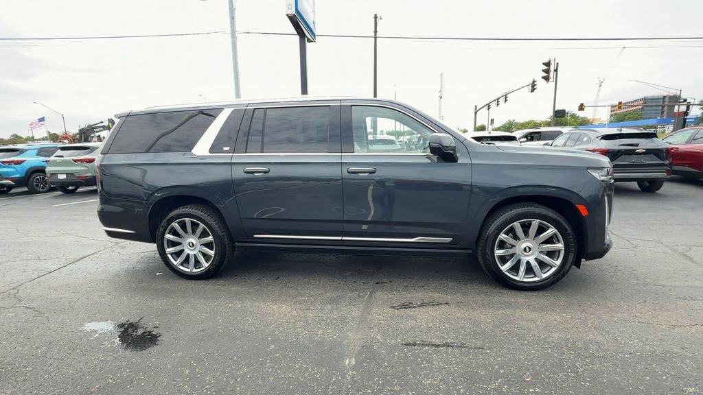 Used 2022 Cadillac Escalade ESV Premium Luxury Platinum AWD/4WD image 9