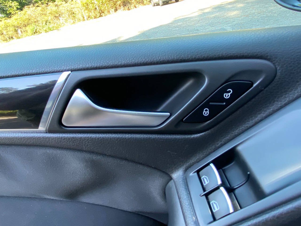 Used 2012 Volkswagen GTI 2-Door FWD image 17