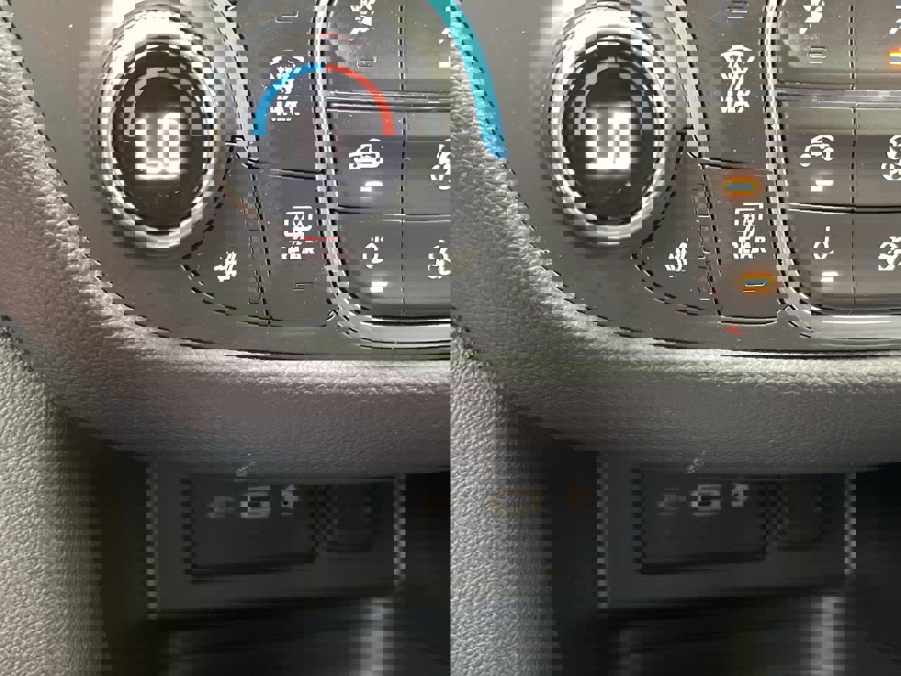 Certified 2022 Chevrolet Equinox LT w/ Driver Convenience Package image 22