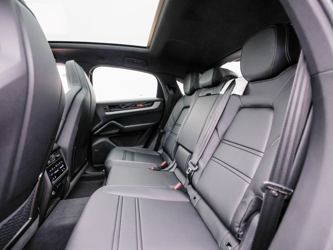 New 2026 Porsche Cayenne Coupe AWD/4WD image 24