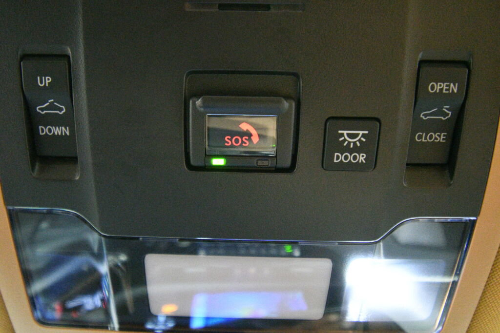 Used 2025 Lexus ES 350 w/ Premium Package image 19