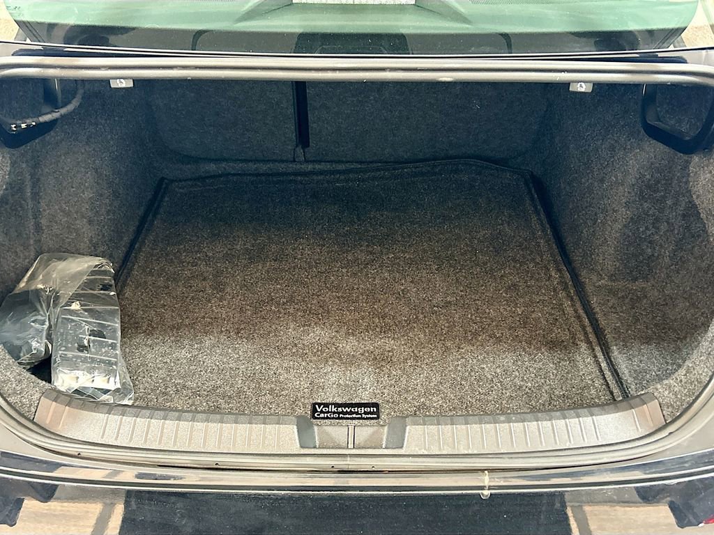 Used 2024 Volkswagen Jetta SE image 23