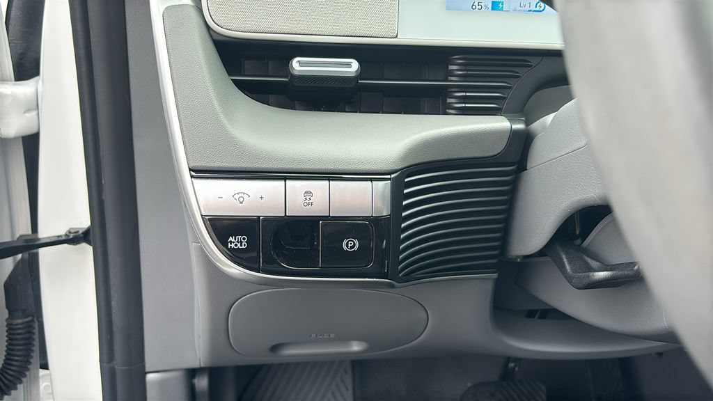 Used 2024 Hyundai Ioniq 5 SE AWD/4WD image 15