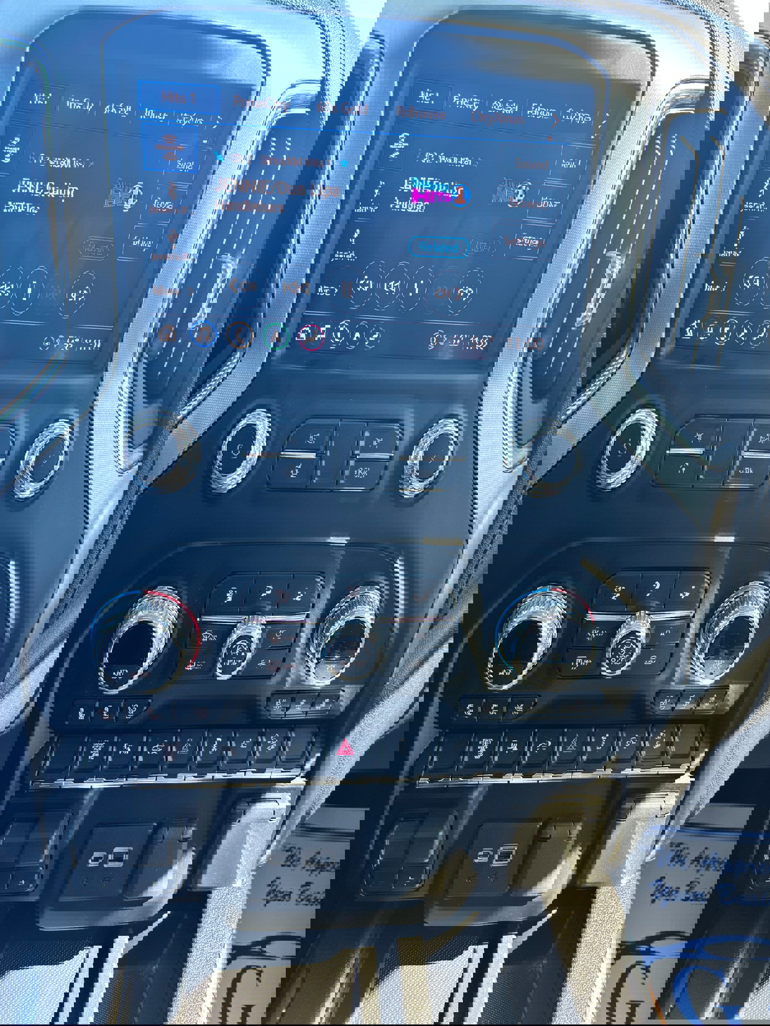 Used 2022 GMC Sierra 2500 SLT w/ SLT Premium Package image 19