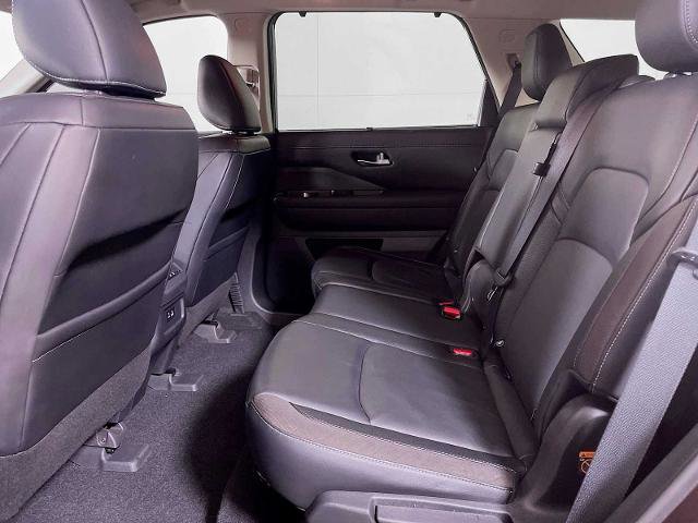 Certified 2022 Nissan Pathfinder SL w/ Lighting Package (N92) image 23