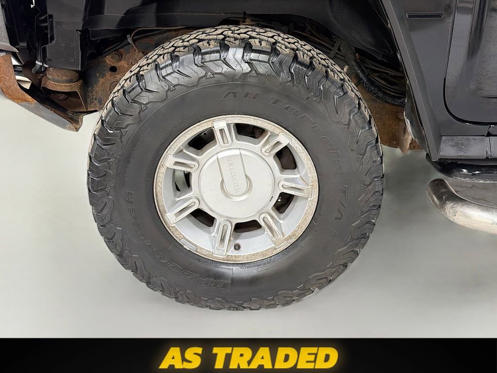 Used 2004 HUMMER H2 w/ Preferred Equipment Group image 30